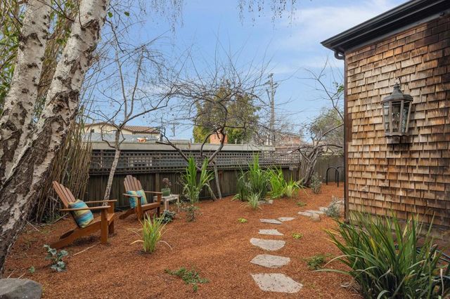 2012 2012 Rose St, Berkeley, CA 94709