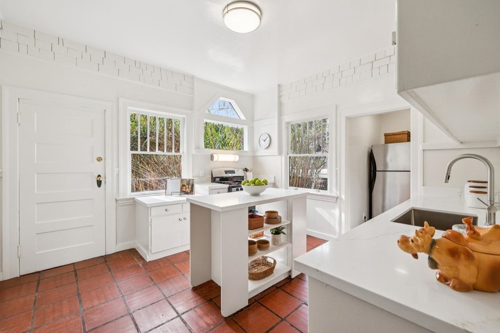 Image 17 of property listing at 2012 2012 Rose St, Berkeley, CA 94709