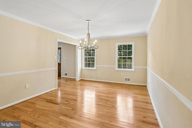 5705 SUGARBUSH LN, Rockville, MD 20852