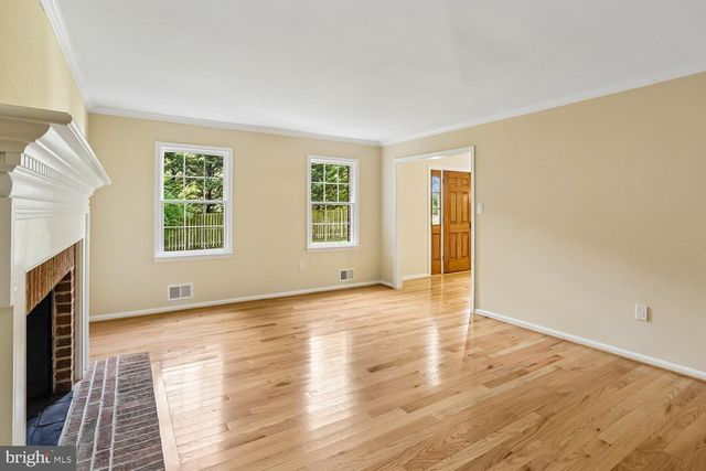 5705 SUGARBUSH LN, Rockville, MD 20852