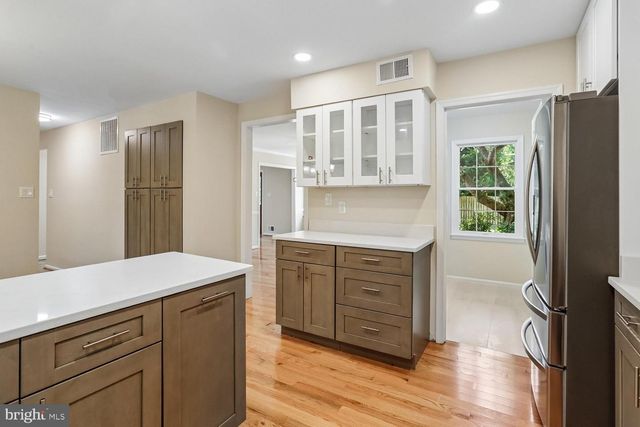 5705 SUGARBUSH LN, Rockville, MD 20852