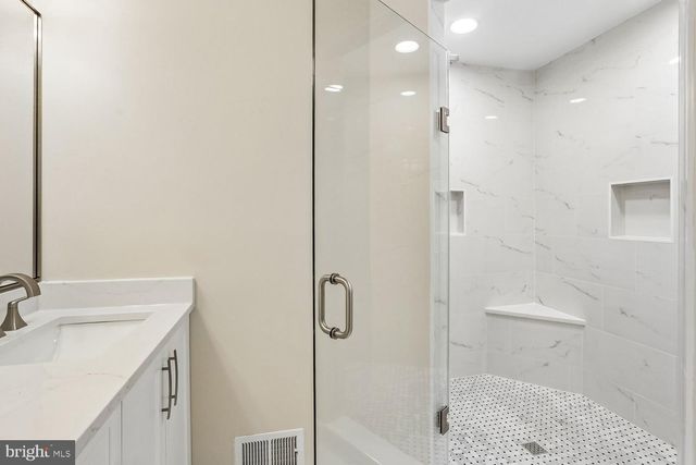 5705 SUGARBUSH LN, Rockville, MD 20852