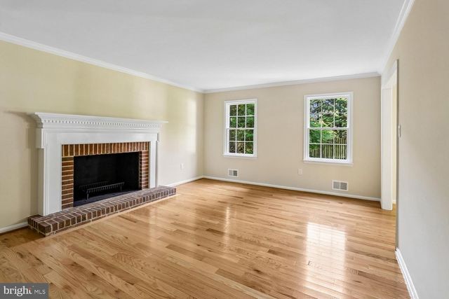 5705 SUGARBUSH LN, Rockville, MD 20852