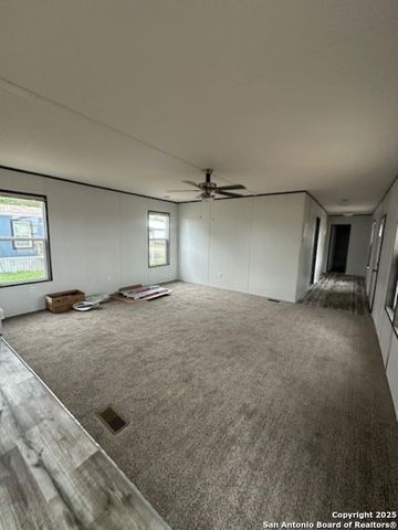 13 Green Meadows, Knippa, TX 78801