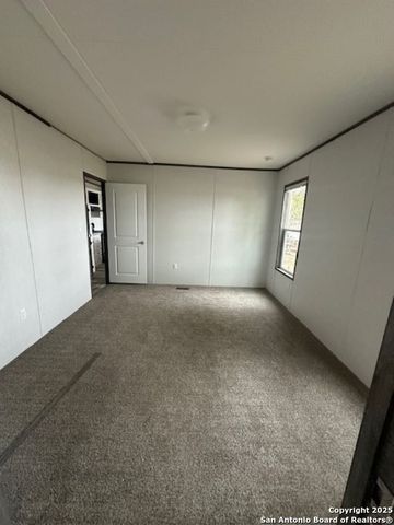 13 Green Meadows, Knippa, TX 78801