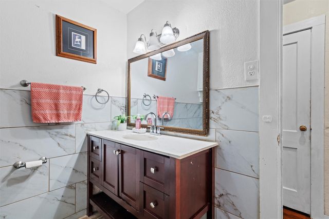 5325 trentman Street, Fort Worth, TX 76119