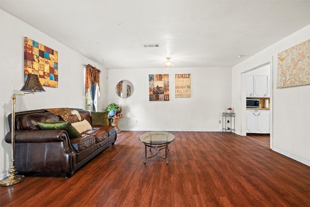 5325 trentman Street, Fort Worth, TX 76119