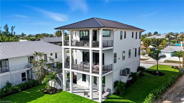 306 Seminole WAY, Fort Myers Beach, FL 33931