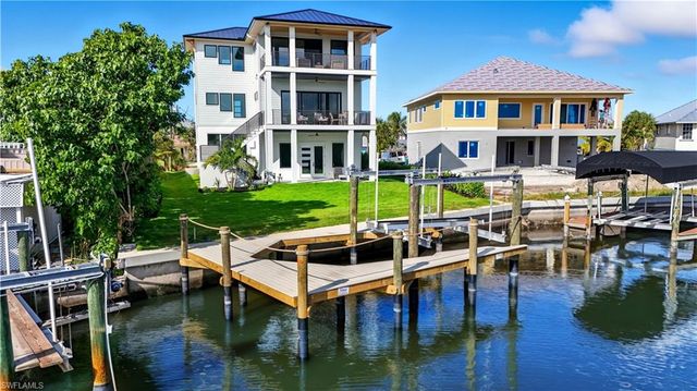 306 Seminole WAY, Fort Myers Beach, FL 33931