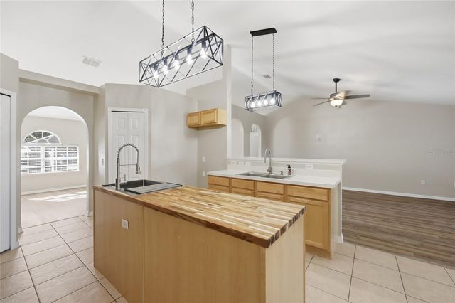 539 GRANITE CIRCLE, Chuluota, FL 32766