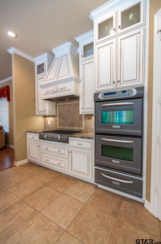 3402 Ridge Bluff, Tyler, TX 75707