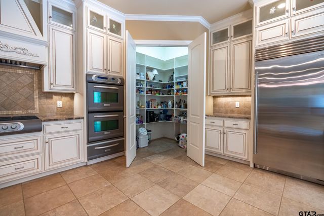 3402 Ridge Bluff, Tyler, TX 75707