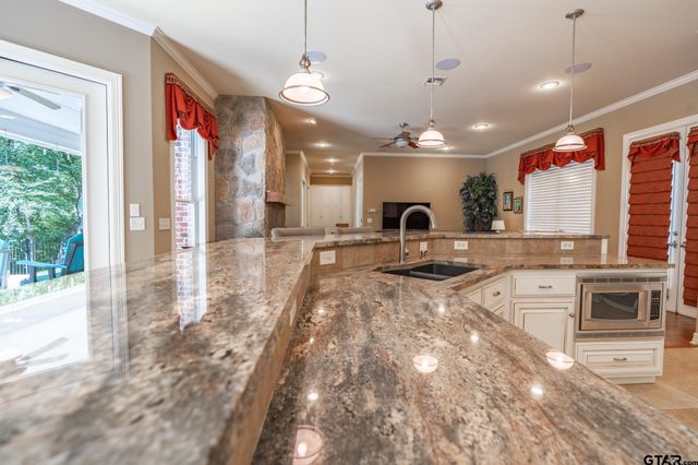 3402 Ridge Bluff, Tyler, TX 75707