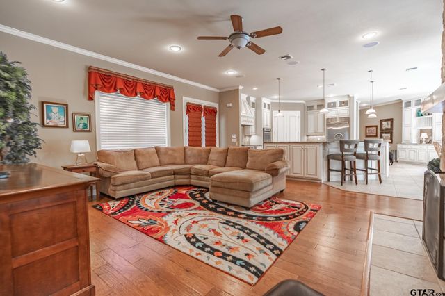 3402 Ridge Bluff, Tyler, TX 75707