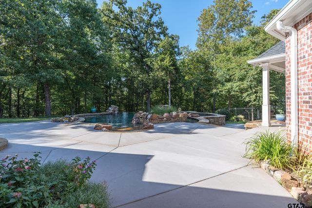 3402 Ridge Bluff, Tyler, TX 75707