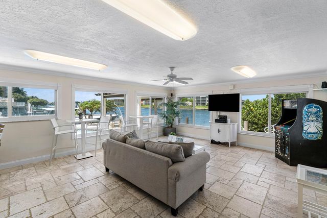 1160 Hillsboro Mile 205, Hillsboro Beach, FL 33062