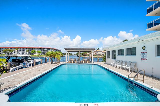1160 Hillsboro Mile 205, Hillsboro Beach, FL 33062