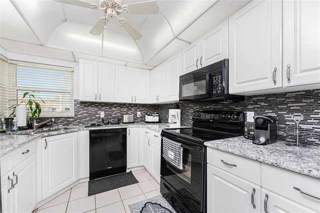 11315 SW ESSEX DRIVE, Lake Suzy, FL 34269
