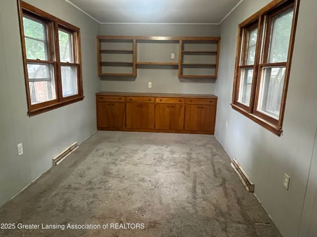 1913 Stirling Avenue, Lansing, MI 48910