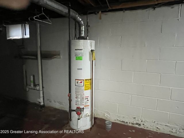 1913 Stirling Avenue, Lansing, MI 48910