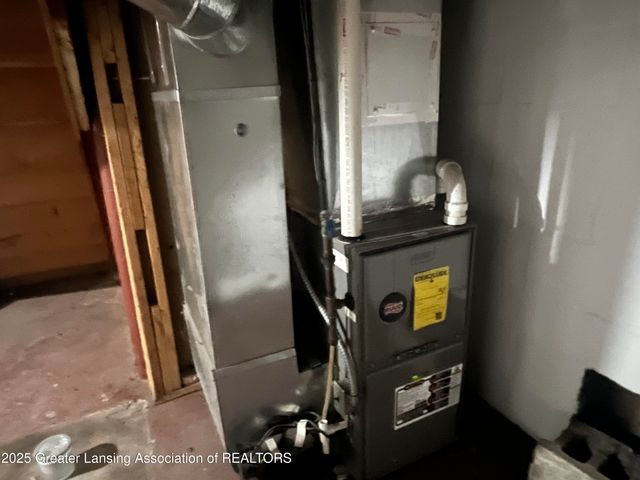 1913 Stirling Avenue, Lansing, MI 48910