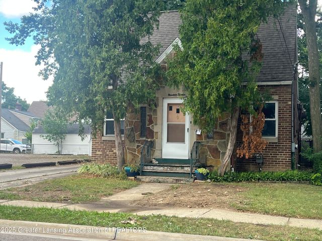 1913 Stirling Avenue, Lansing, MI 48910