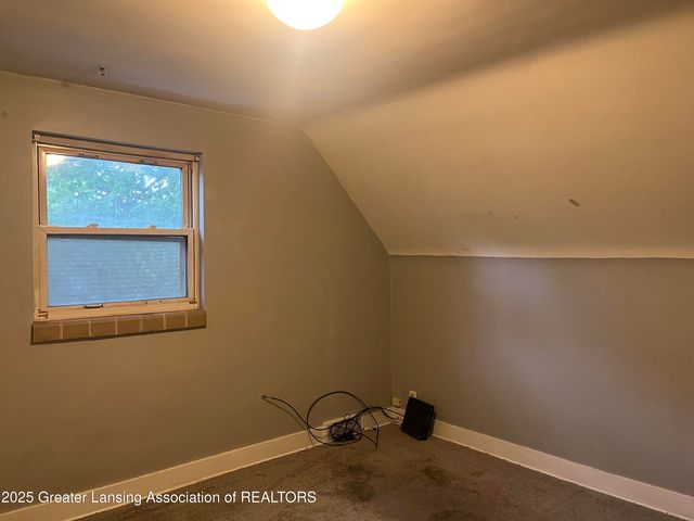 1913 Stirling Avenue, Lansing, MI 48910