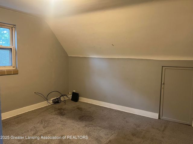 1913 Stirling Avenue, Lansing, MI 48910