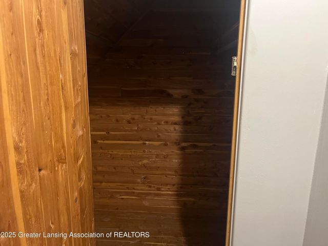 1913 Stirling Avenue, Lansing, MI 48910