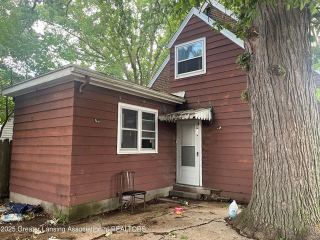 1913 Stirling Avenue, Lansing, MI 48910