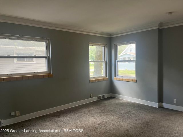 1913 Stirling Avenue, Lansing, MI 48910