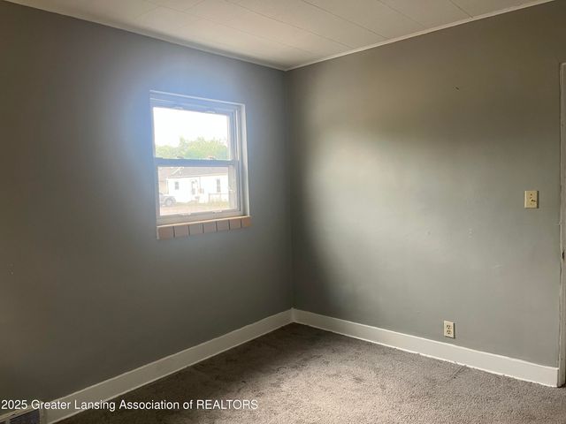 1913 Stirling Avenue, Lansing, MI 48910