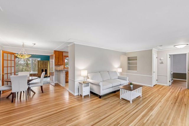 20 Westwood Road, Minnetonka, MN 55305