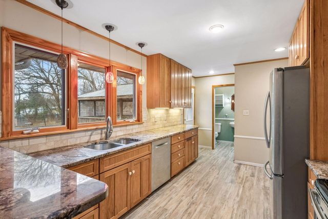 20 Westwood Road, Minnetonka, MN 55305