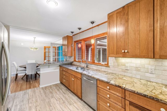 20 Westwood Road, Minnetonka, MN 55305