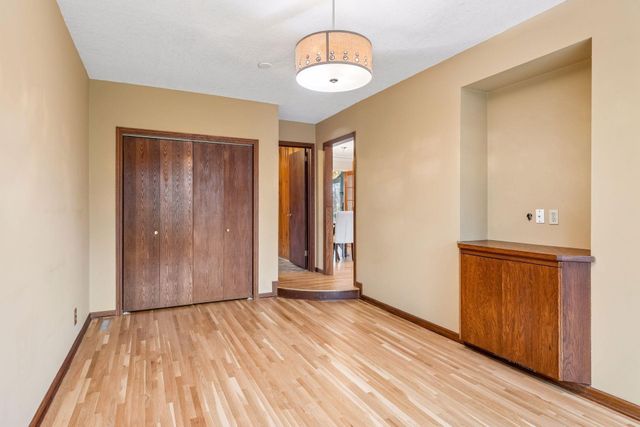 20 Westwood Road, Minnetonka, MN 55305