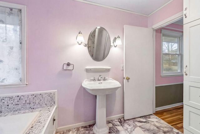 20 Westwood Road, Minnetonka, MN 55305