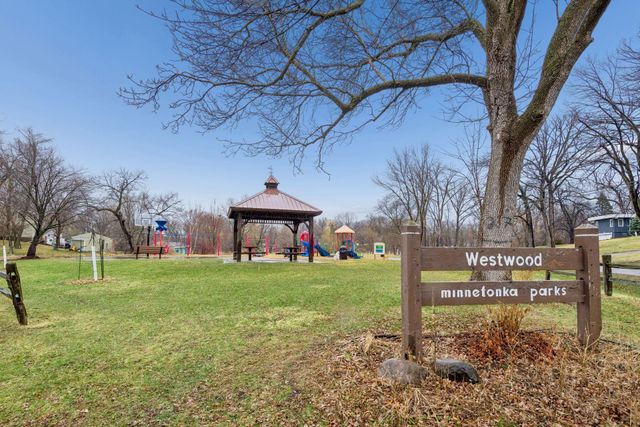 20 Westwood Road, Minnetonka, MN 55305