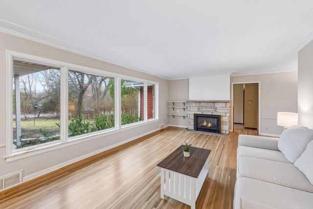 20 Westwood Road, Minnetonka, MN 55305