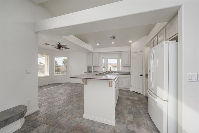 2076 Jo Ann Avenue, Bullhead City, AZ 86442