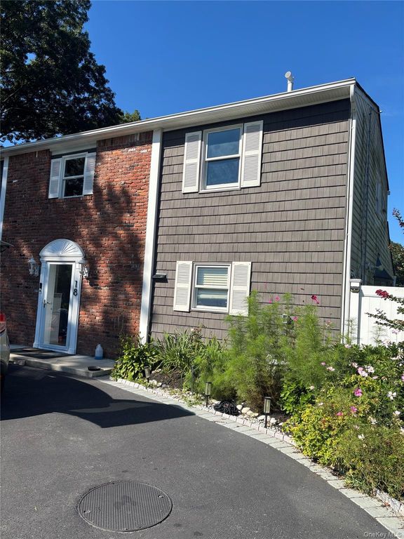18 William Street, Brookhaven, NY 11727 — exterior
