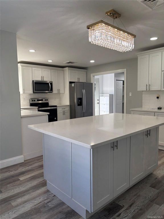 18 William Street, Brookhaven, NY 11727 — photo 3