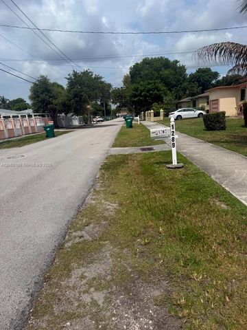 1289 NE 146th St, Miami, FL 33161