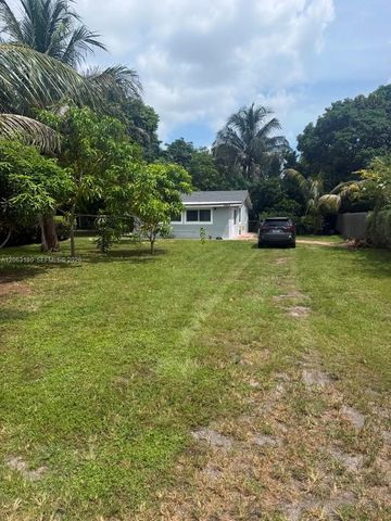 1289 NE 146th St, Miami, FL 33161