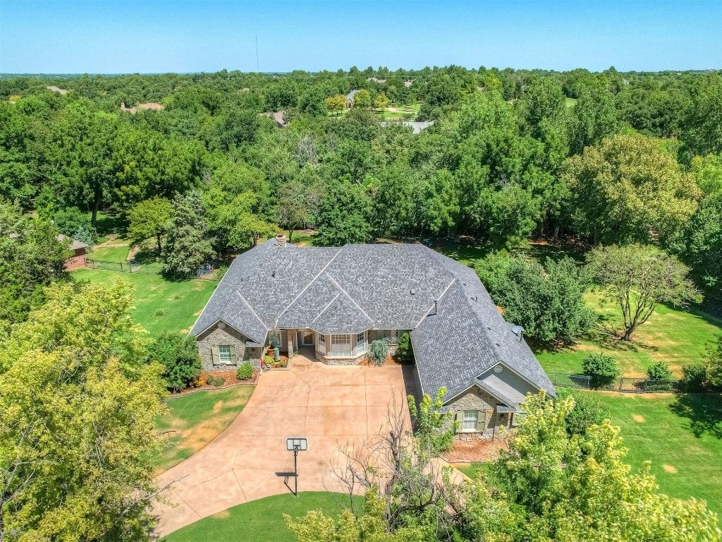 2017 Shadow Lake Drive, Edmond, OK 73025