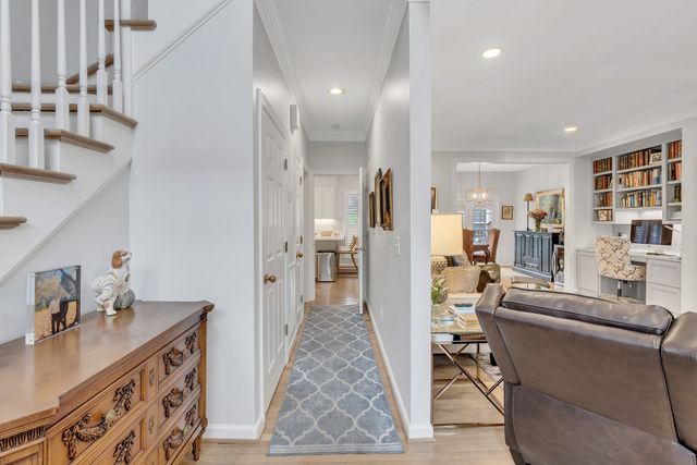 3045 Woodlawn Dr, Nashville, TN 37215