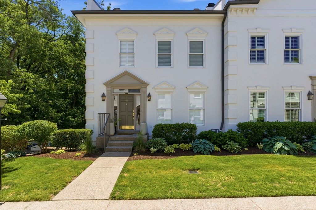 3045 Woodlawn Dr, Nashville, TN 37215