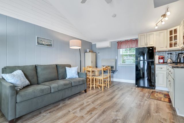 522 Ocean Boulevard, Hampton, NH 03842