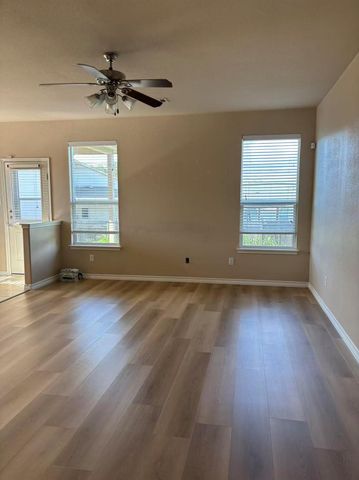 301 Comal RUN, Hutto, TX 78634