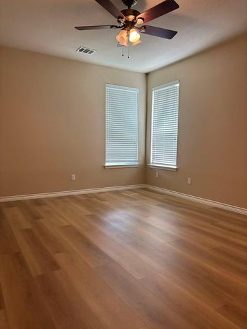 301 Comal RUN, Hutto, TX 78634